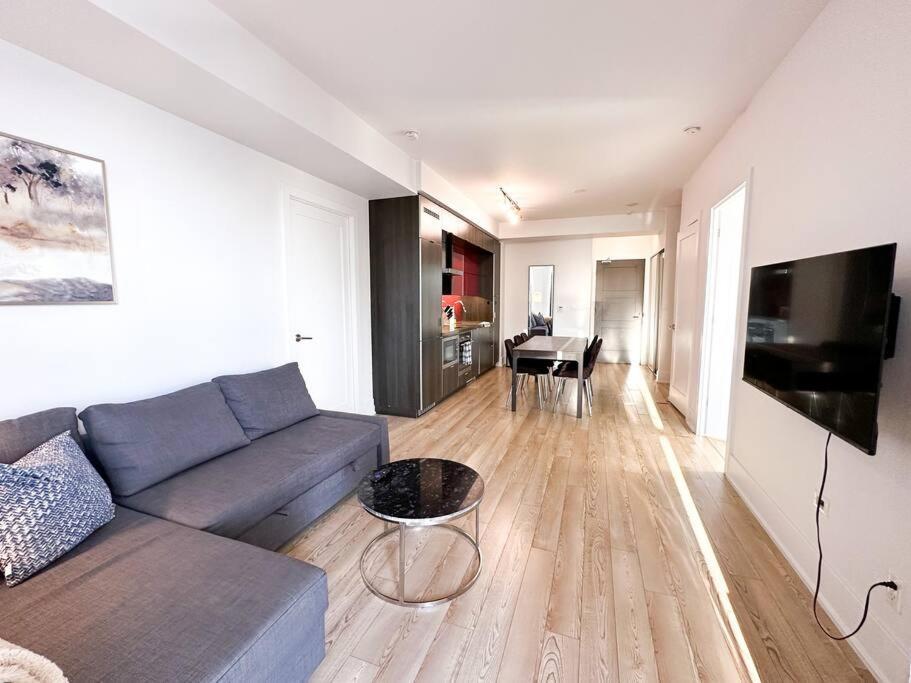 Elegant Suites - City Views, Lake View, Free Parking Toronto Esterno foto