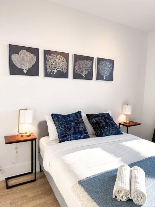 Elegant Suites - City Views, Lake View, Free Parking Toronto Esterno foto