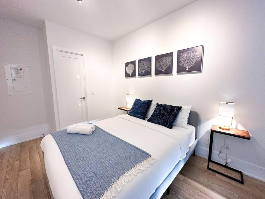 Elegant Suites - City Views, Lake View, Free Parking Toronto Esterno foto